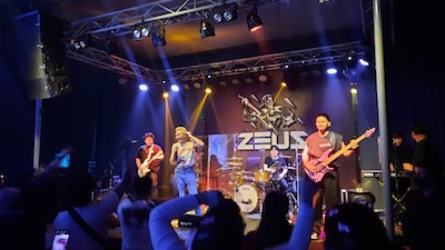 ปู ​Blackhead @ zeus pub ปอยเปต (งานเลี้ยงพนักงาน) @ -