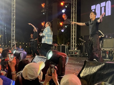 Pong Mabprachan run 2025 @ โลกทั้งใบให้นายคนเดียว🥰  แต่ก็อยากเก็บเธอไว้ทั้ง 2 คน
#พี่เต๋า #พี่ทาทา  💚Pong Mabprachan Run 2025🥳