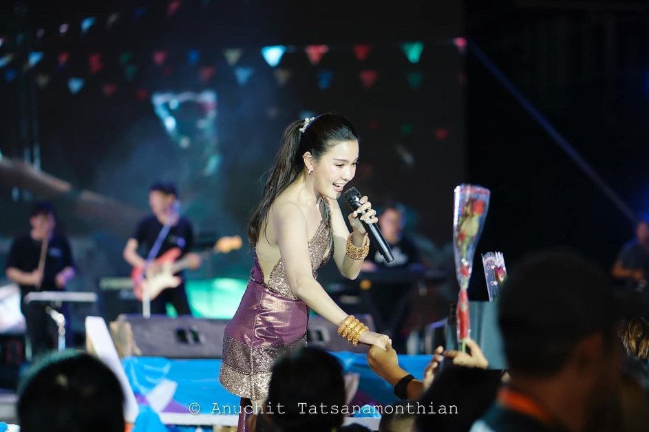 เปาวลี พรพิมล