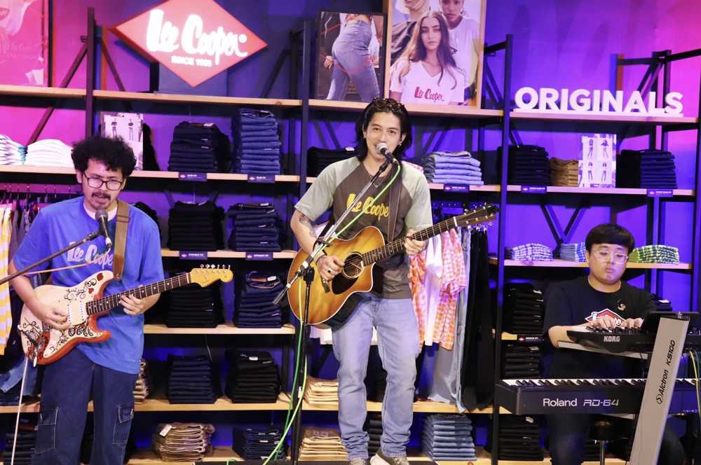 แม็กซ์ ณัฐวุฒิ เจนมานะ
